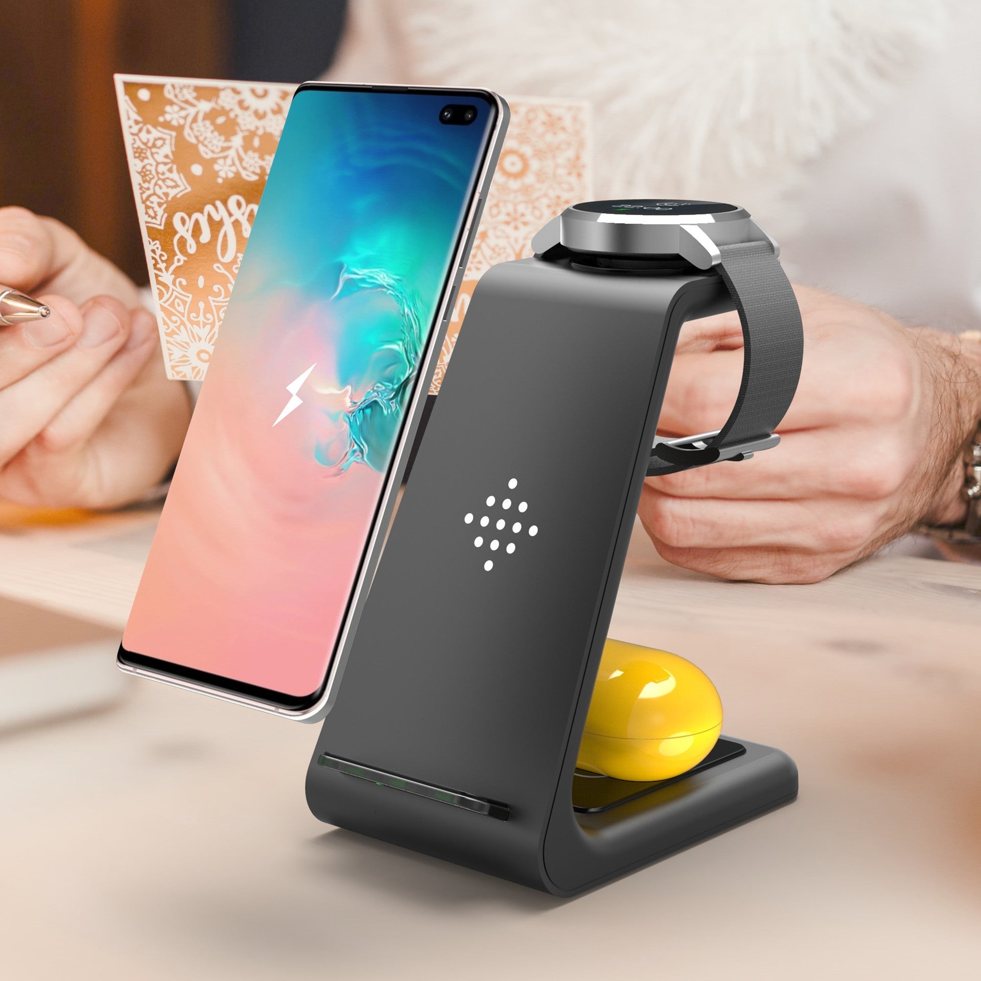3 - in - 1 Wireless Charging Station - Rarvelle